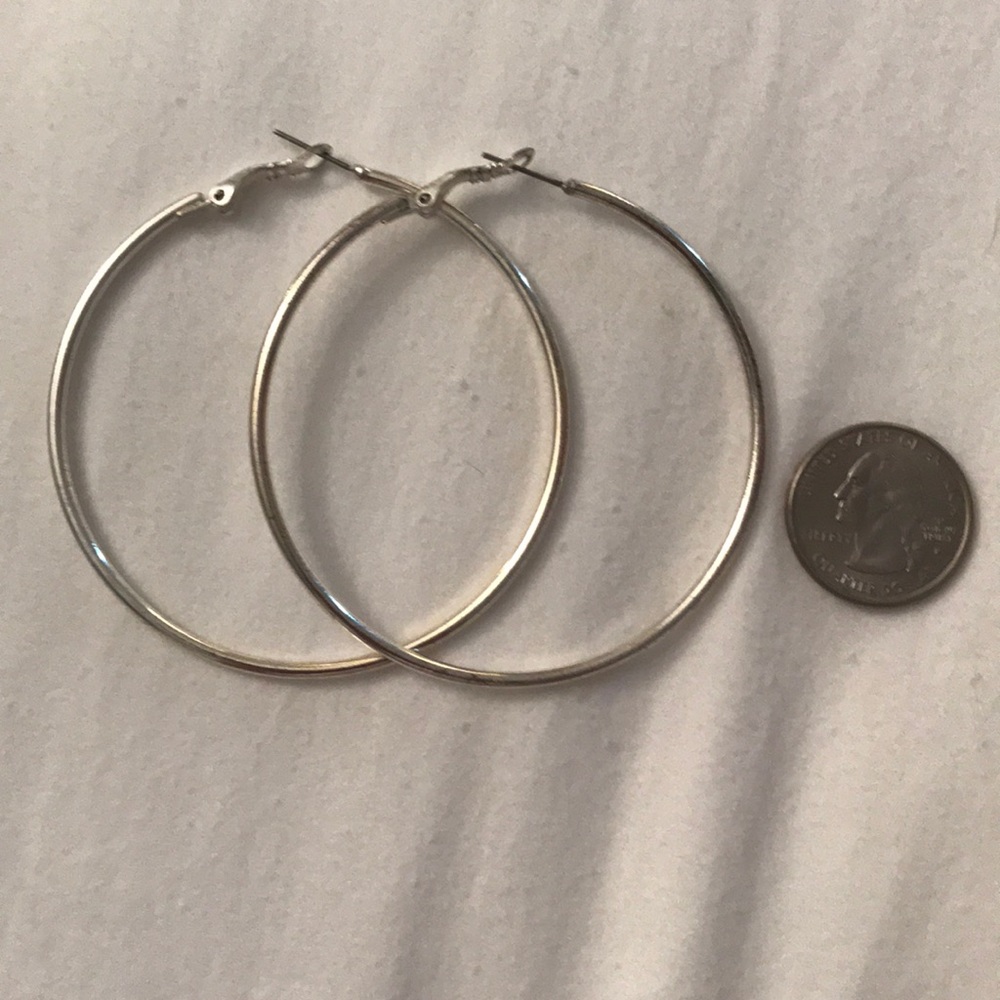 🌸 Silver Hoops - Picture 2 of 2